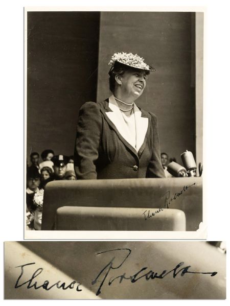 Eleanor Roosevelt Signed 8'' x 10'' Photo