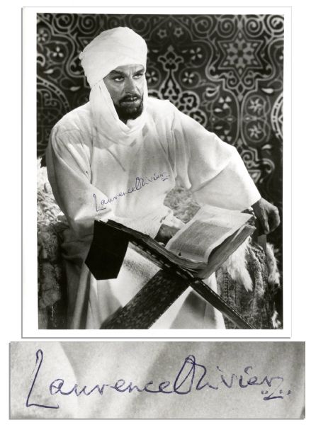 Sir Laurence Olivier Signed 8'' x 10'' Photo