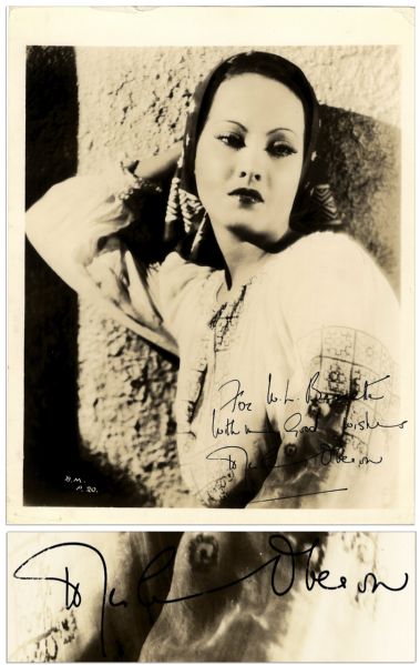 Gorgeous 8'' x 10'' Signed Photo of Screen Siren Merle Oberon