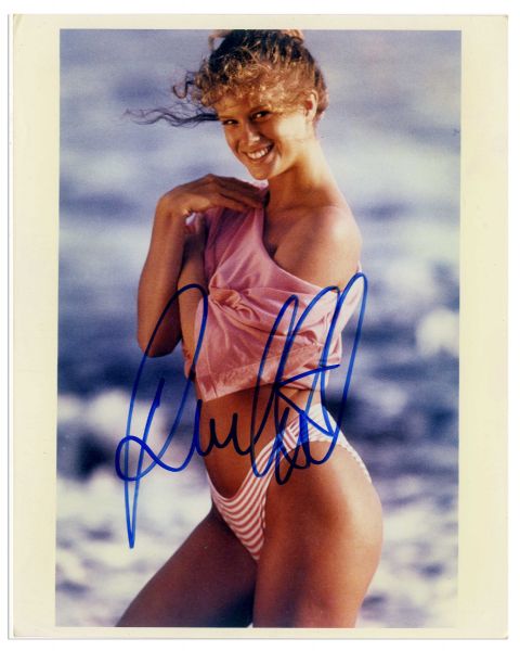Rachel Hunter Signed Photo -- 8'' x 10'' Glossy of Rachel at the Beach -- Very Good Condition -- With Wehrmann COA