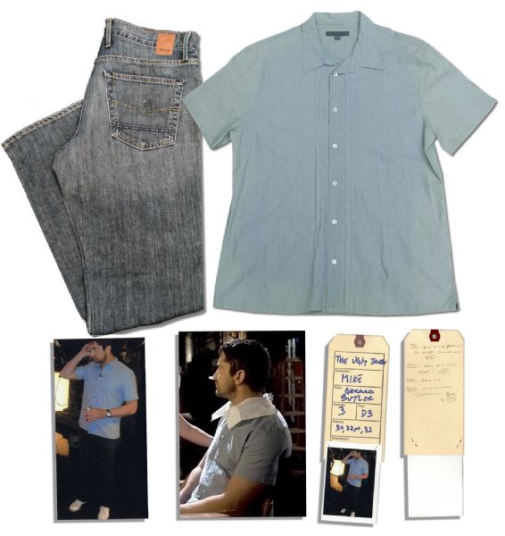 Gerard Butler Screen-Worn Shirt & Jeans From The Romantic Comedy ''The Ugly Truth''