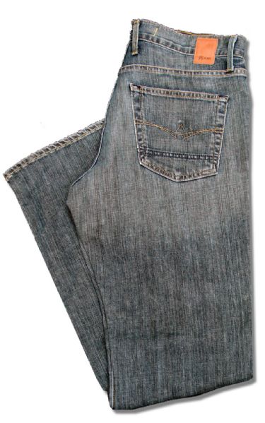 Gerard Butler Screen-Worn Shirt & Jeans From The Romantic Comedy ''The Ugly Truth''