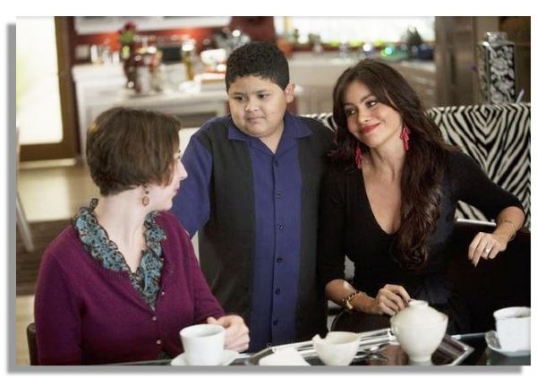 Sofia Vergara Screen-Worn Dress From the First Season of ''Modern Family''