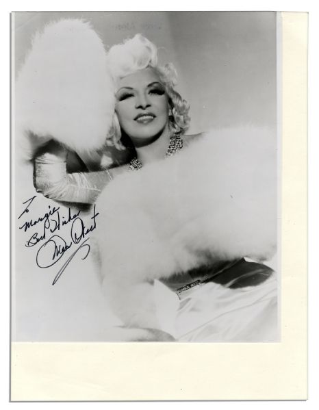 Mae West Sexy Almost 8'' x 10'' Photo Signed