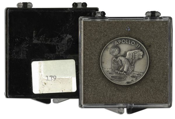 Jack Swigert's Own Space-Flown Apollo 11 Robbins Medal, Serial Number 179
