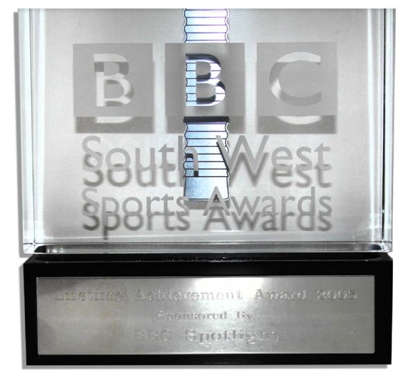 BBC Sports Lifetime Achievement Award Bestowed Upon Famed Cricket Umpire David Shepherd