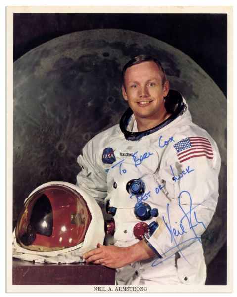 Excellent Neil Armstrong Signed 8'' x 10'' Photo
