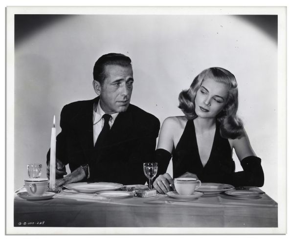 10'' x 8'' Photo of Humphrey Bogart & Lizabeth Scott From Thriller ''Dead Reckoning'' in 1947