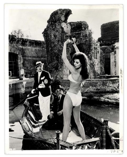 8'' x 10'' Press Photo of Raquel Welch in Her 1968 Film ''The Biggest Bundle of Them All''