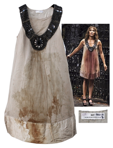 Jennifer Lopez Screen-Worn Dress from ''The Back-up Plan'' -- Worn by J-Lo in the Rain