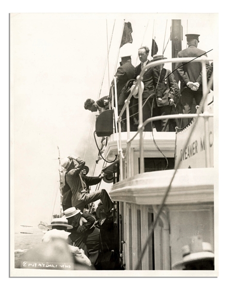 ''N.Y. Daily News'' 8'' x 10'' Semi-Matte Press Photo -- Charles Lindbergh Aboard NYC Mayor's Boat for His Ticker Tape Parade on 13 June 1927 -- Very Good Condition