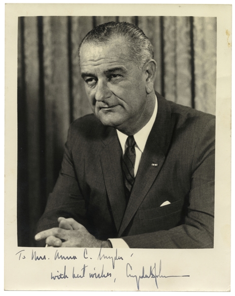 Lyndon B. Johnson Signed 8'' x 10'' Photo 