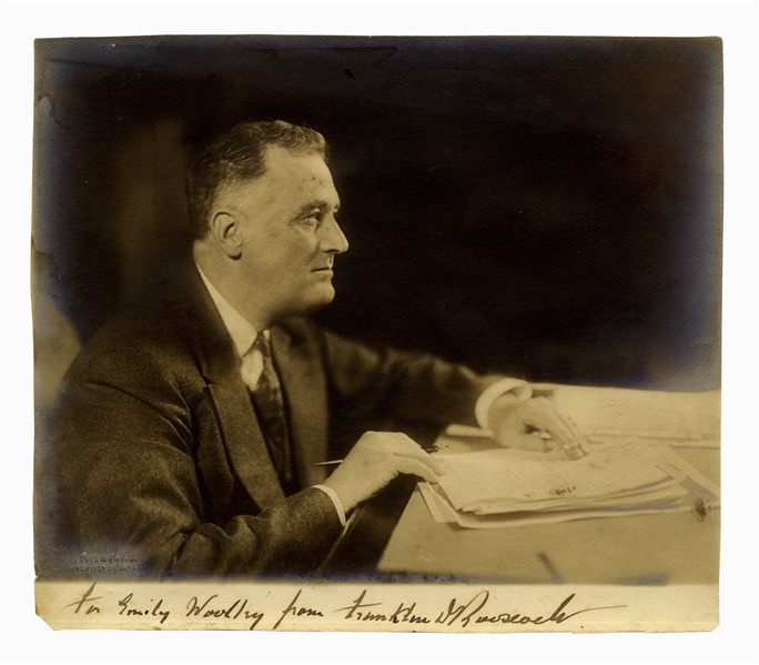 Franklin D. Roosevelt Signed 9'' x 7.75'' Photo -- By Photographer Harris & Ewing 
