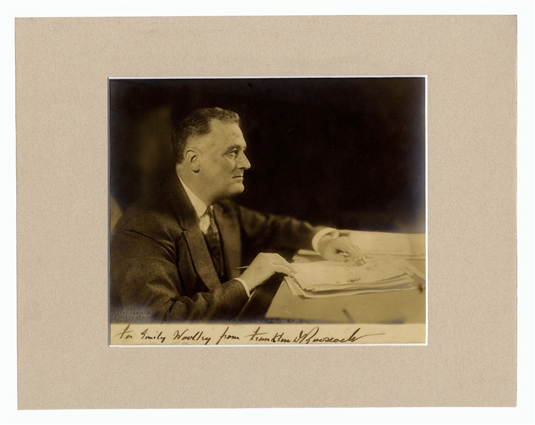 Franklin D. Roosevelt Signed 9'' x 7.75'' Photo -- By Photographer Harris & Ewing 