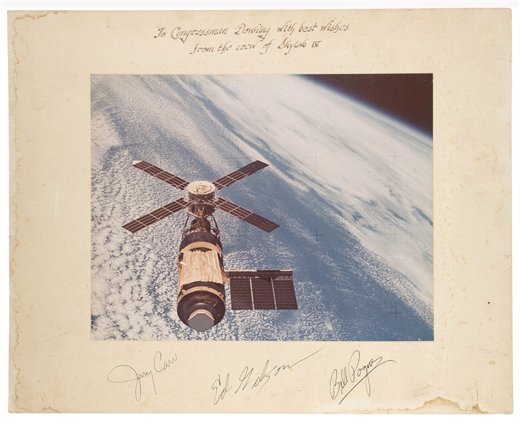 Apollo 14 Crew-Signed Photo on Presentation Mat Measuring 20'' x 16''