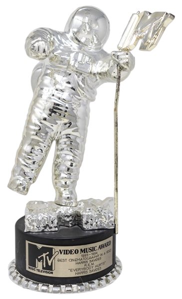MTV Music ''Moonman'' Award for Best Cinematography for R.E.M.'s Music Video ''Everybody Hurts''