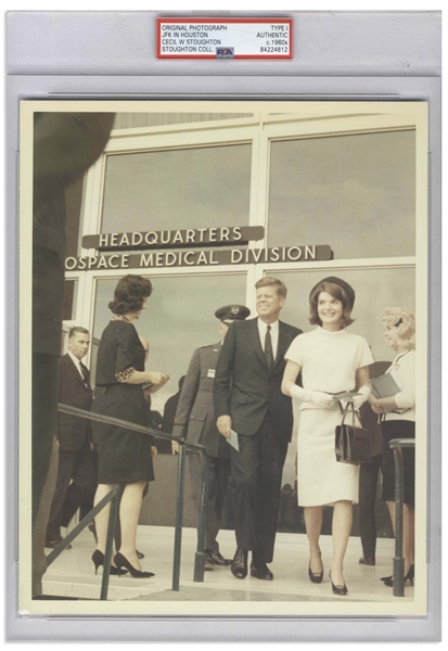 Original 8'' x 10'' Photo of John and Jackie Kennedy Taken by Cecil W. Stoughton in Houston the Day Before the Assassination -- Encapsulated & Authenticated by PSA as Type I Photograph