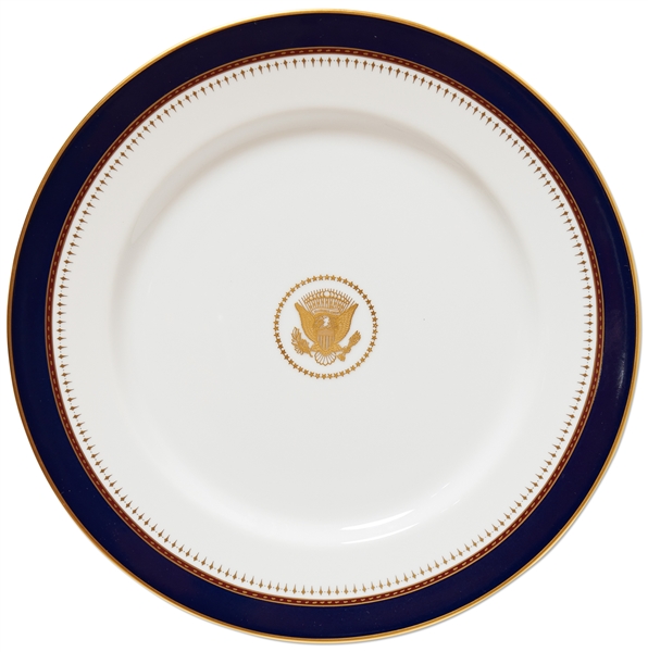 Ronald Reagan White House China Dinner Plate -- Near Fine Condition