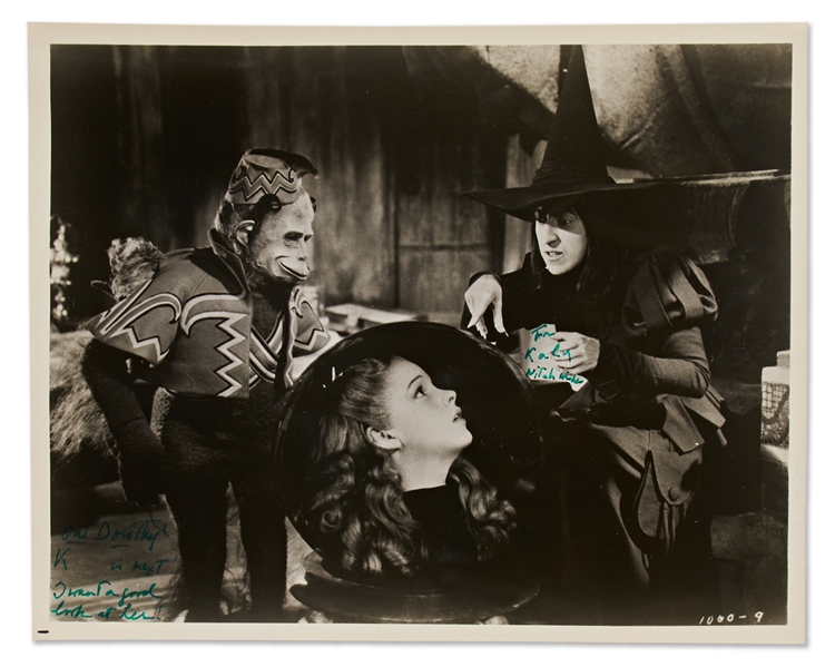 Margaret Hamilton Handwritten 10'' x 8'' Photo as the Wicked Witch of the West in ''The Wizard of Oz''