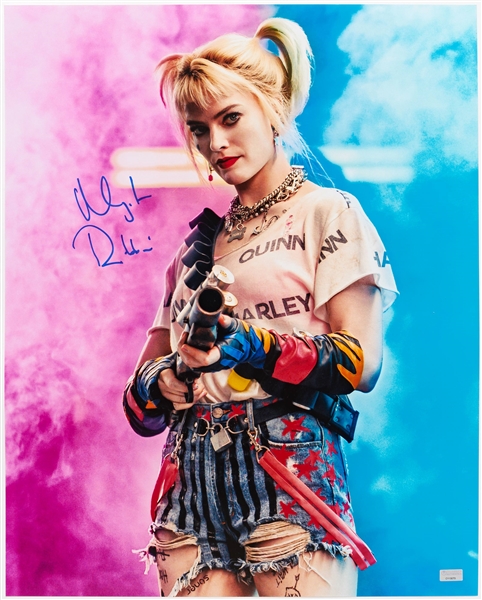 Margot Robbie Signed 16'' x 20'' Photo as Harley Quinn