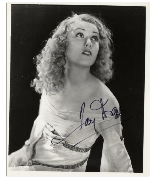 Attractive Fay Wray 8 x 10 Glossy Signed Photo -- Near Fine