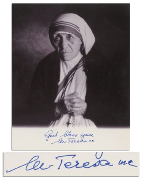Mother Teresa Signed 8'' x 10'' Photo -- PSA/DNA COA
