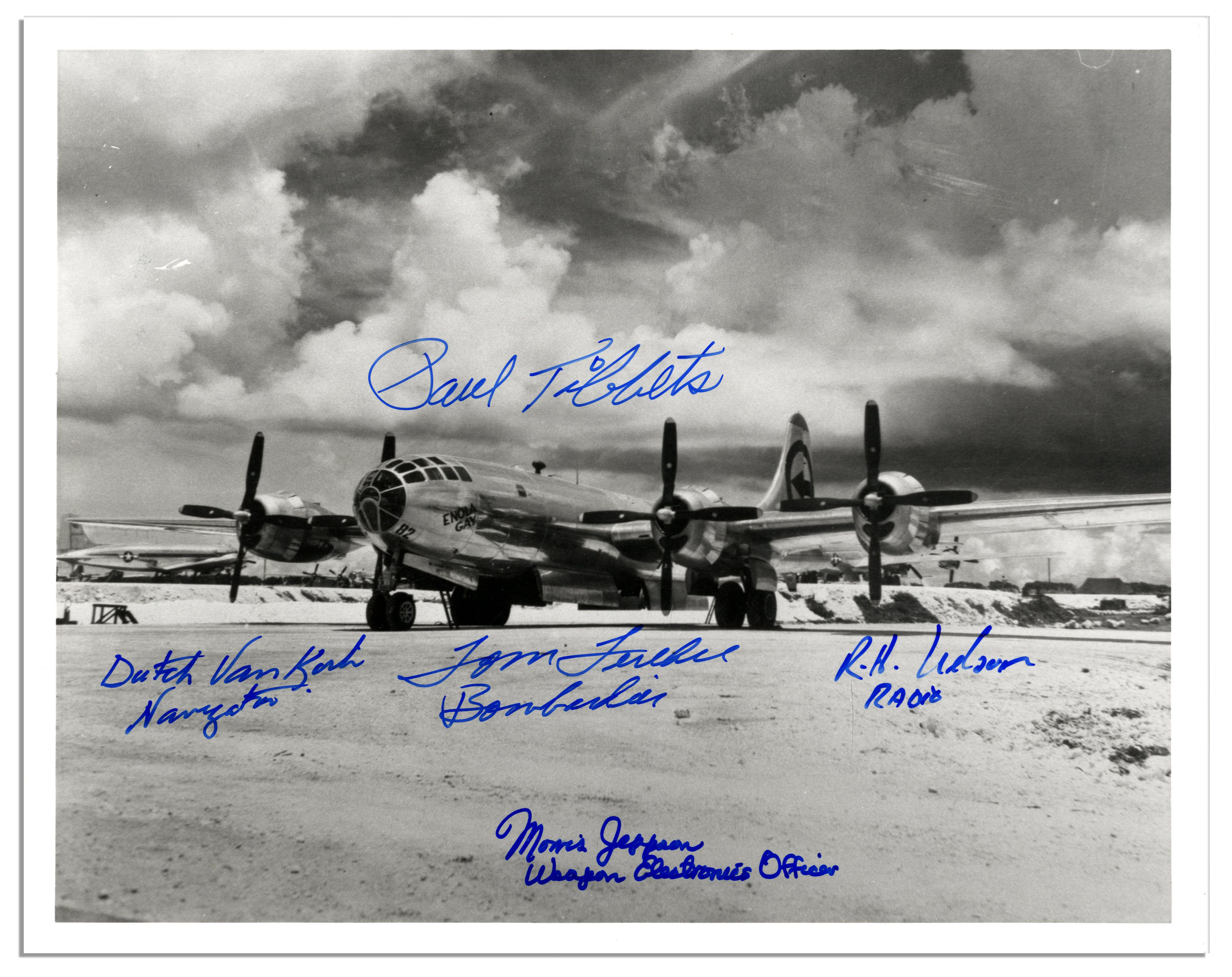 enola gay plane mechanic crew