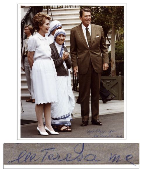 Mother Teresa Signed Photo -- Posing With President Ronald and First Lady Nancy Reagan