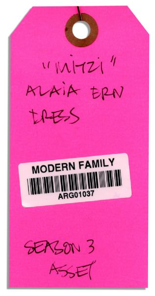 Ellen Barkin Screen-Worn Wardrobe From ''Modern Family''