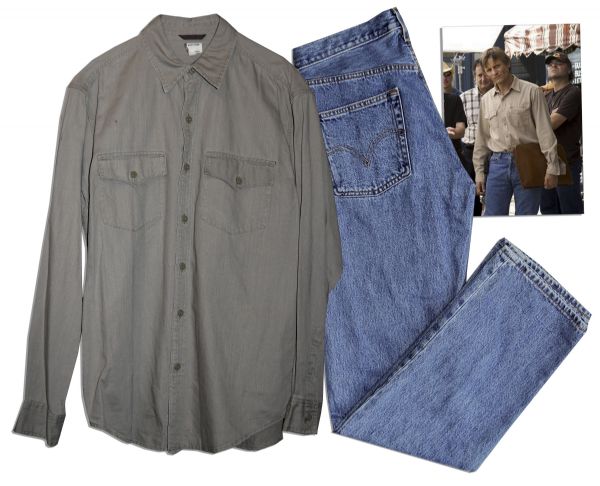 Viggo Mortenson ''A History of Violence'' Costume -- Levi's Blue Jeans & Levi's Shirt