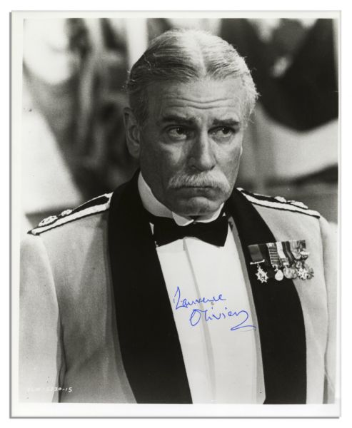 Sir Laurence Olivier Signed 8'' x 10'' Photo