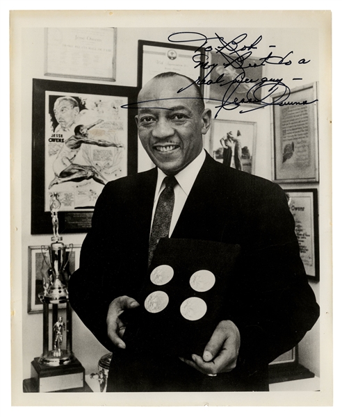 Olympic Track & Field Hero Jesse Owens 8'' x 10'' Photo Signed