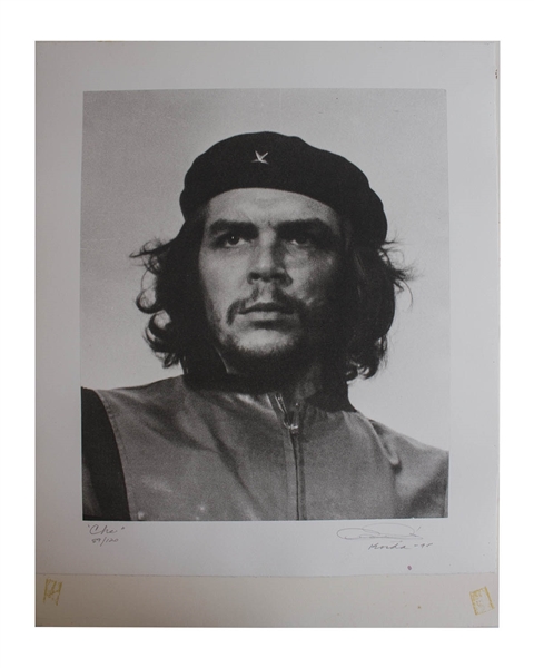 Lot Detail - Photographer Alberto Korda Signs His Iconic Image of Che ...