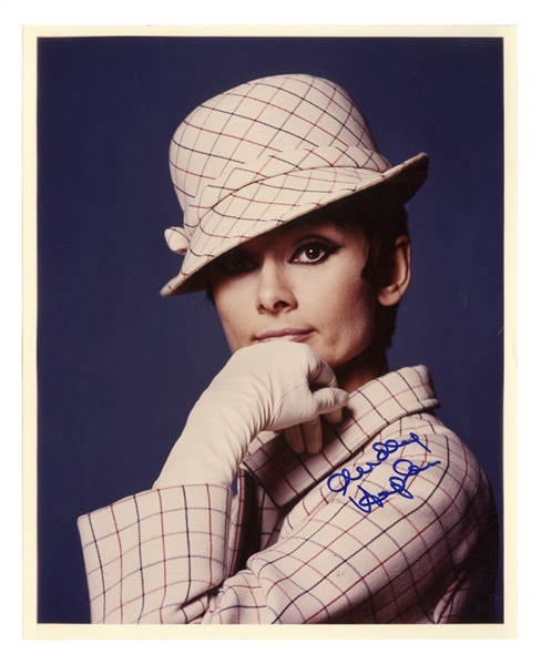 Audrey Hepburn Signed 8'' x 10'' Photo -- Fine