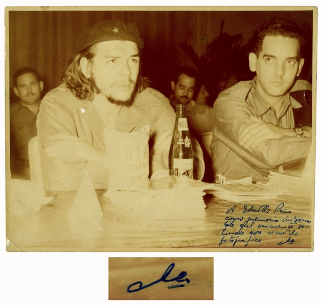 Che Guevara Signed Photo -- ''A souvenir photo to remember the resounding time / Che''