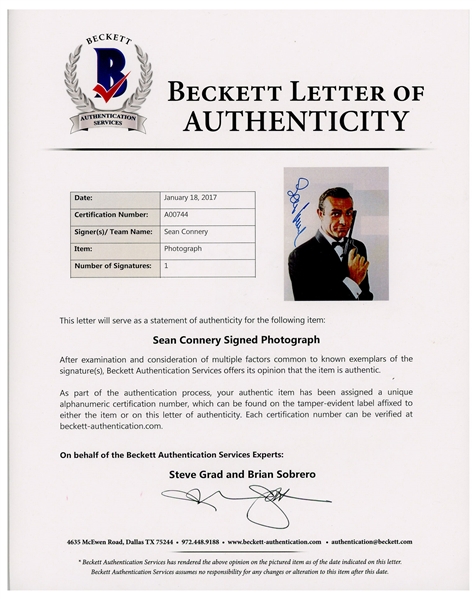 Sean Connery Signed 8'' x 10'' Photo as James Bond -- With Beckett COA
