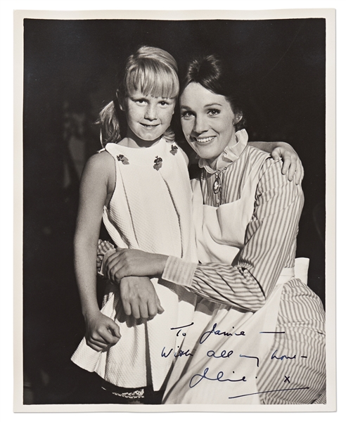 Julie Andrews Signed 8'' x 10'' Candid Photo from ''Mary Poppins'' -- From the Estate of ''Mary Poppins'' Producer Bill Walsh