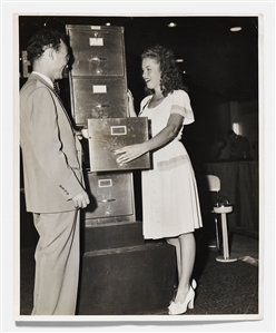 Marilyn Monroe Personally Owned 8 x 10 Photo from Her First Modeling Job in 1945 -- With LOA from the Daughter of Doc Goddard
